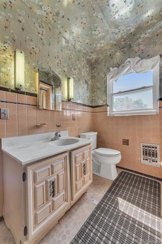 17371 Greenlawn Street, Detroit, MI 48221