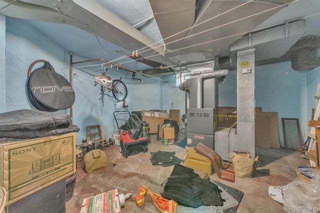 17371 Greenlawn Street, Detroit, MI 48221