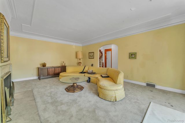 17371 Greenlawn Street, Detroit, MI 48221