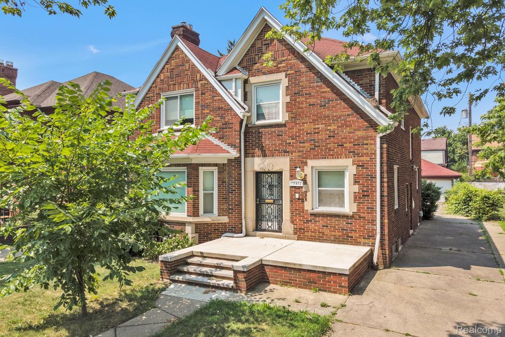 17371 Greenlawn Street, Detroit, MI 48221