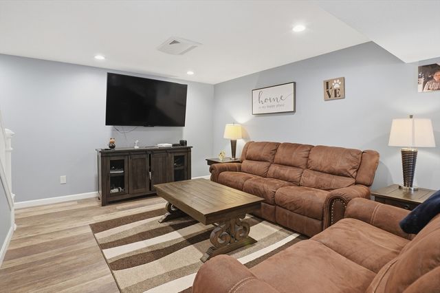 97 Carroll Hill Rd, Charlton, MA 01507