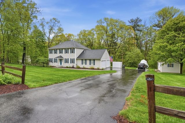 97 Carroll Hill Rd, Charlton, MA 01507