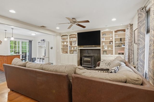 97 Carroll Hill Rd, Charlton, MA 01507
