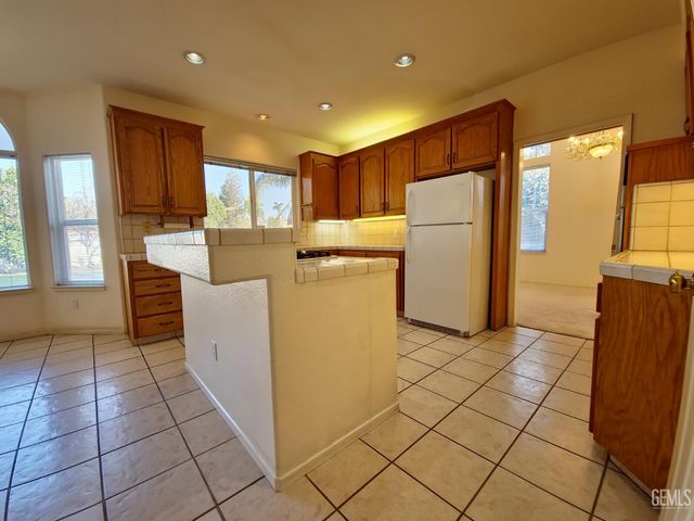1508 Fieldspring Drive, Bakersfield, CA 93311