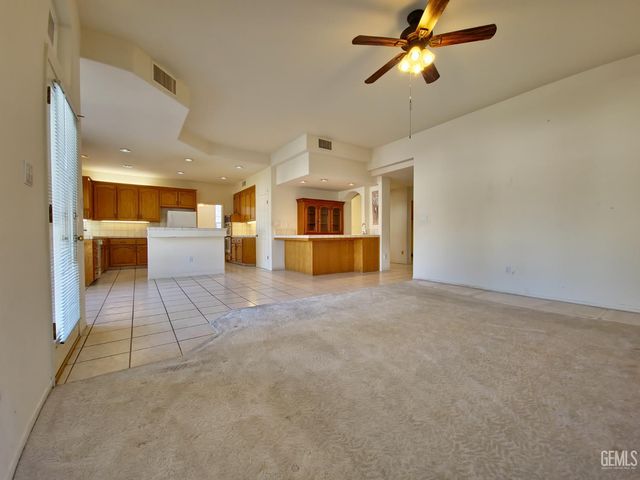 1508 Fieldspring Drive, Bakersfield, CA 93311
