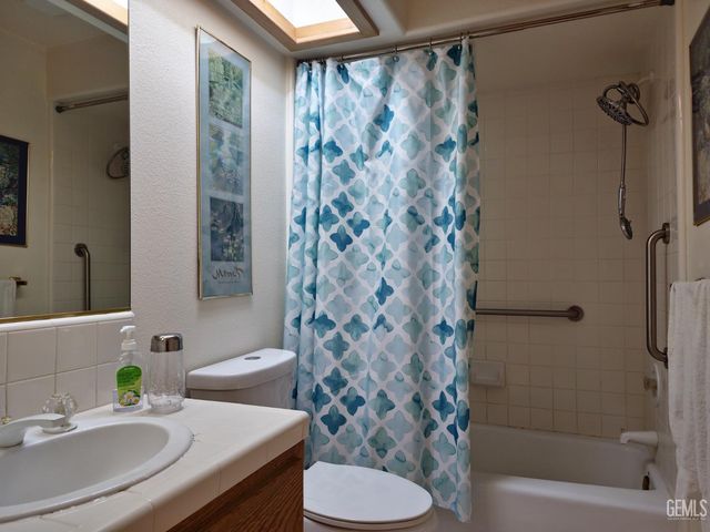 1508 Fieldspring Drive, Bakersfield, CA 93311