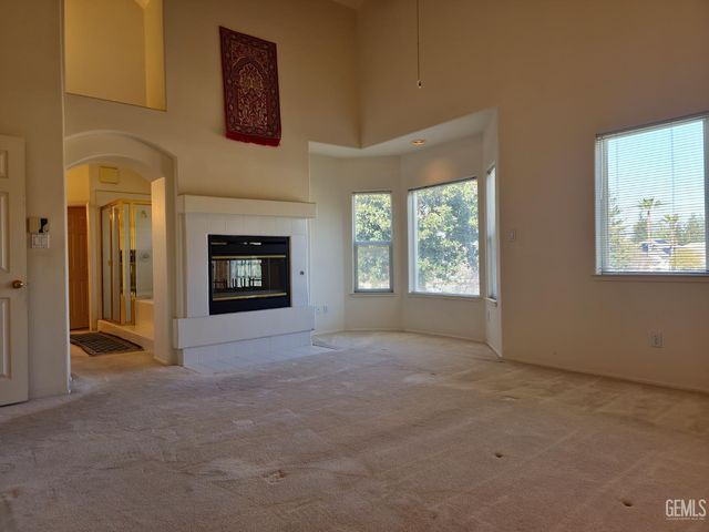 1508 Fieldspring Drive, Bakersfield, CA 93311
