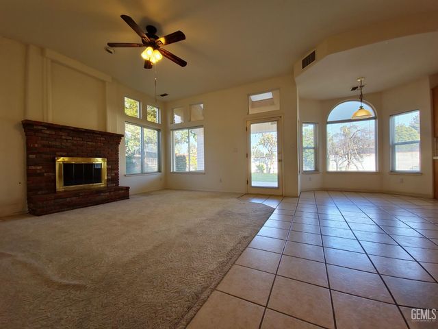 1508 Fieldspring Drive, Bakersfield, CA 93311