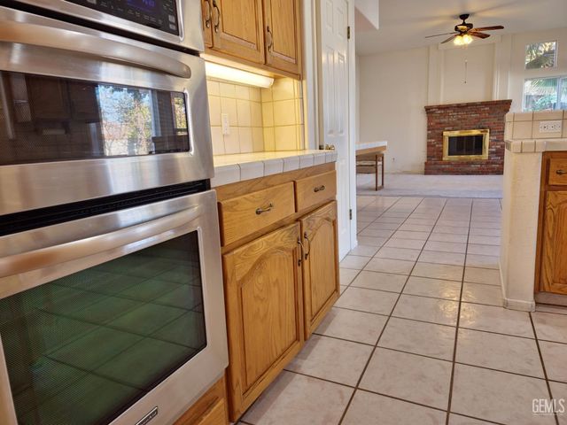 1508 Fieldspring Drive, Bakersfield, CA 93311