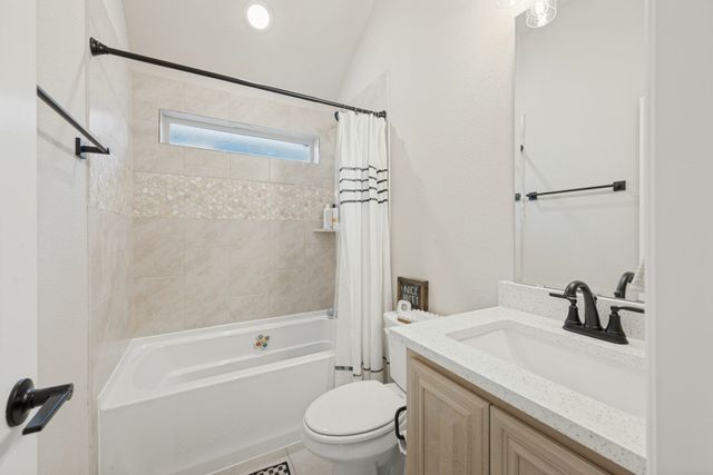 1029 River Oaks Drive, Godley, TX 76044