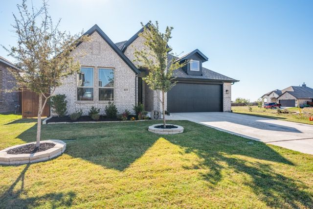 1029 River Oaks Drive, Godley, TX 76044