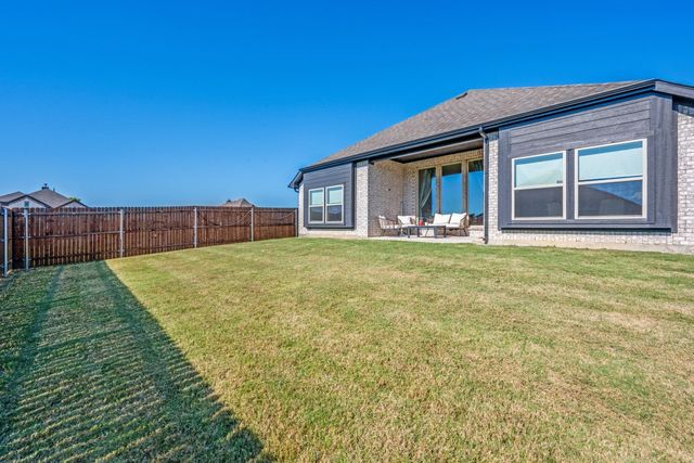 1029 River Oaks Drive, Godley, TX 76044
