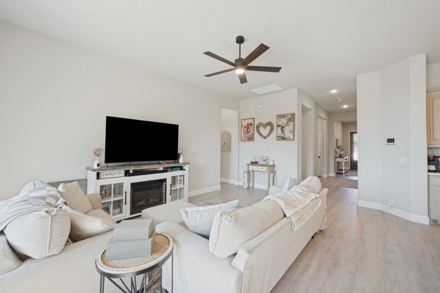 1029 River Oaks Drive, Godley, TX 76044