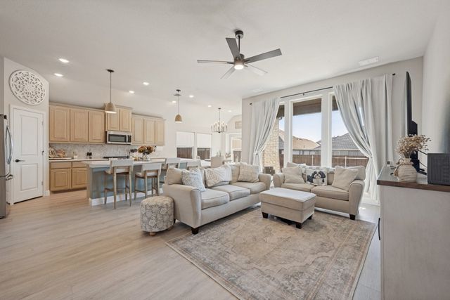 1029 River Oaks Drive, Godley, TX 76044