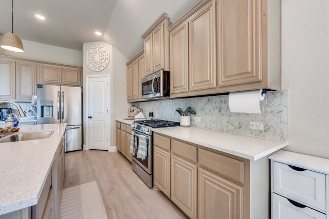 1029 River Oaks Drive, Godley, TX 76044