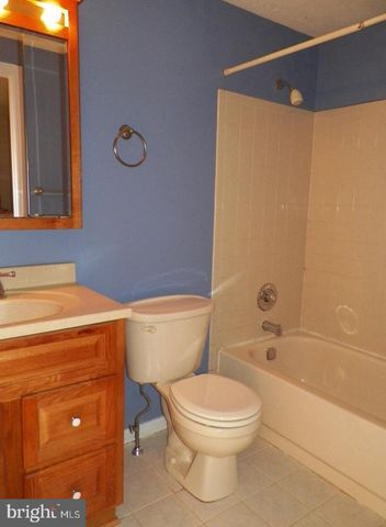 2 ANDREW CT, Glassboro, NJ 08028