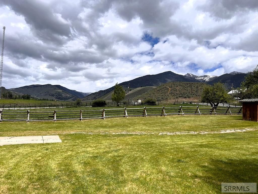 Image 10 of property listing at 504 Carmen Creek Road, Carmen, ID 83462
