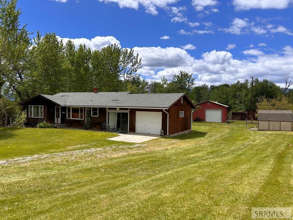 Image 2 of property listing at 504 Carmen Creek Road, Carmen, ID 83462
