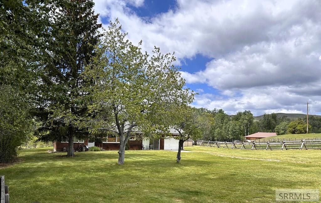 Image 5 of property listing at 504 Carmen Creek Road, Carmen, ID 83462