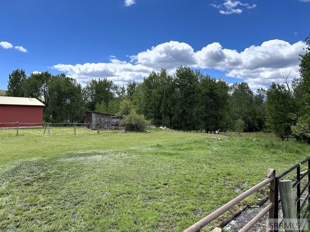 Image 7 of property listing at 504 Carmen Creek Road, Carmen, ID 83462