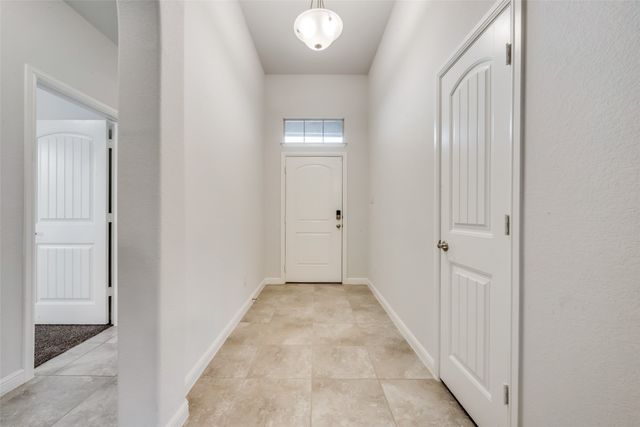 9112 Stormcrow Drive, Fort Worth, TX 76179