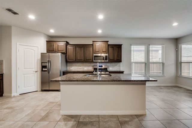9112 Stormcrow Drive, Fort Worth, TX 76179