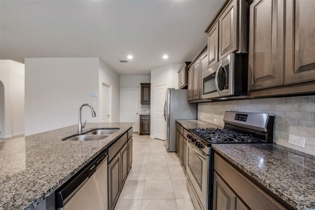 9112 Stormcrow Drive, Fort Worth, TX 76179