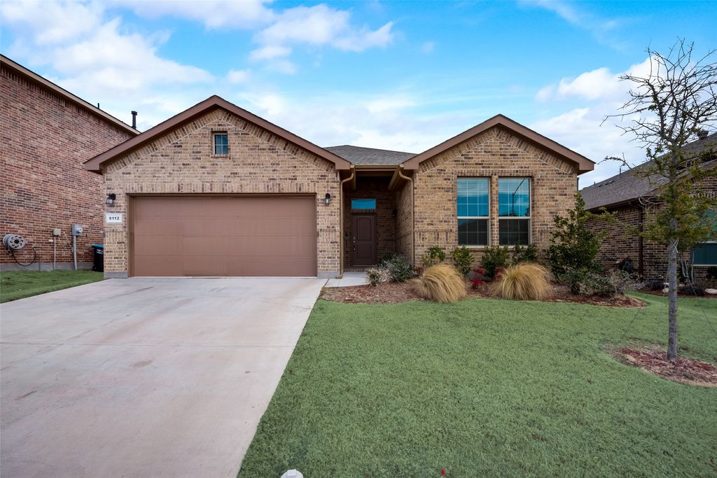 9112 Stormcrow Drive, Fort Worth, TX 76179
