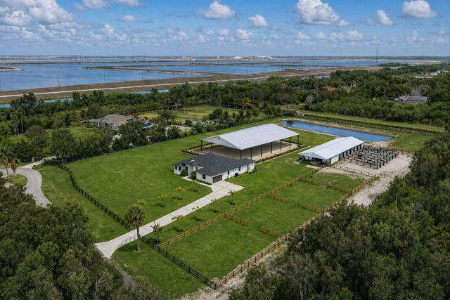 19921 Skyhawk Lane, Loxahatchee, FL 33470
