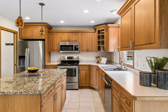 16267 Griffon Trail, Lakeville, MN 55044