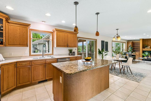 16267 Griffon Trail, Lakeville, MN 55044