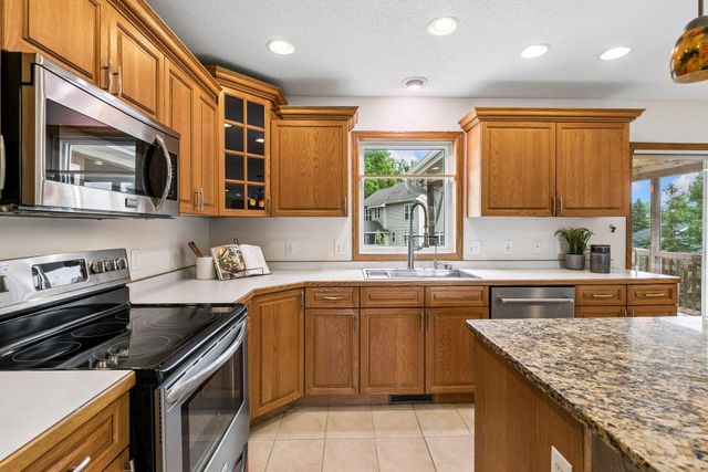 16267 Griffon Trail, Lakeville, MN 55044