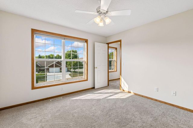 16267 Griffon Trail, Lakeville, MN 55044