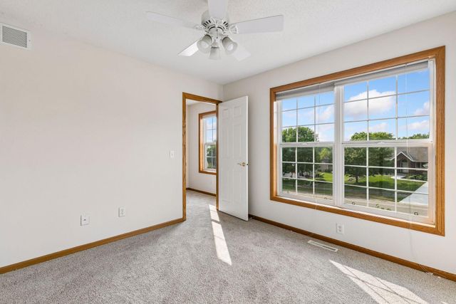 16267 Griffon Trail, Lakeville, MN 55044