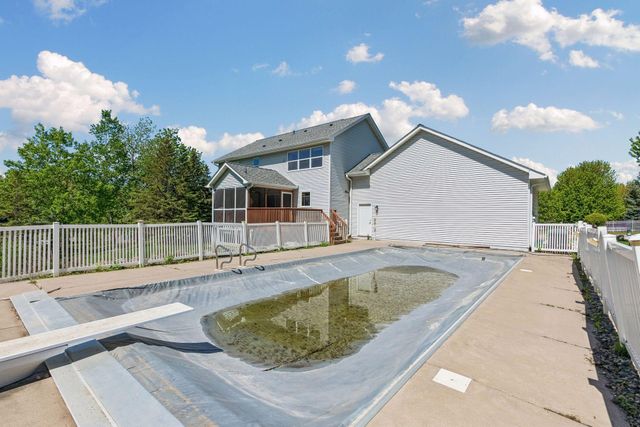 16267 Griffon Trail, Lakeville, MN 55044