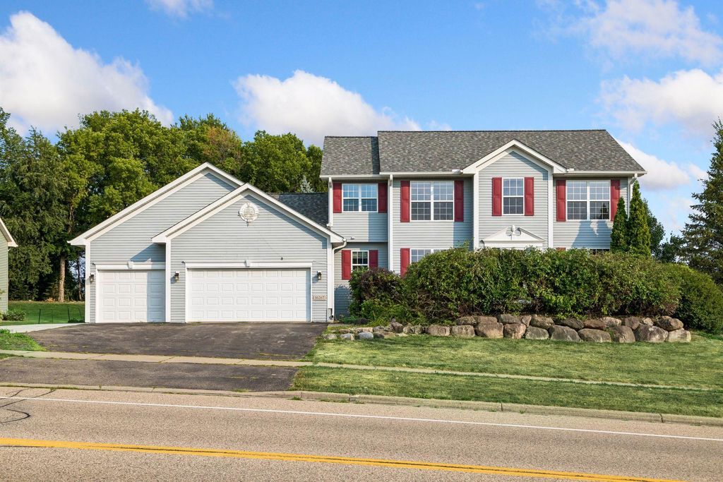 16267 Griffon Trail, Lakeville, MN 55044