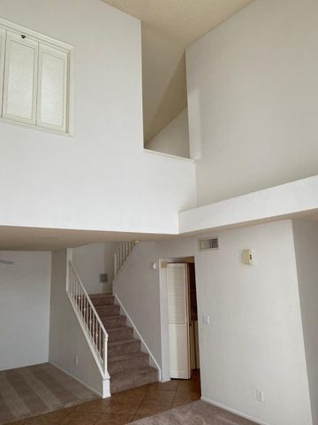 9828 S 44th Street, Phoenix, AZ 85044