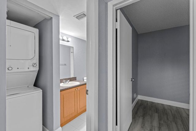 120 Sparrow Drive 205, Royal Palm Beach, FL 33411