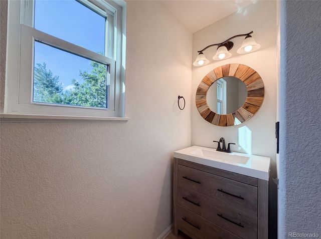 10562 Falcon Street, Longmont, CO 80504