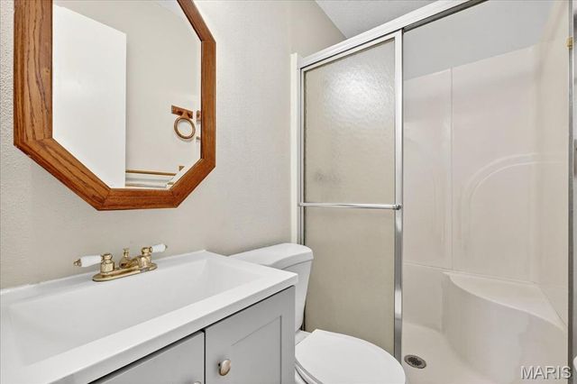 6360 Silver Fox Drive, Florissant, MO 63034