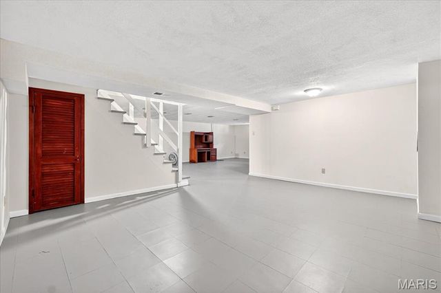 6360 Silver Fox Drive, Florissant, MO 63034