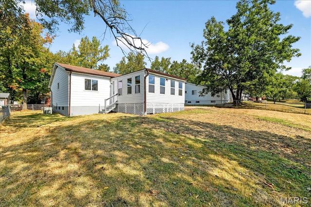 6360 Silver Fox Drive, Florissant, MO 63034