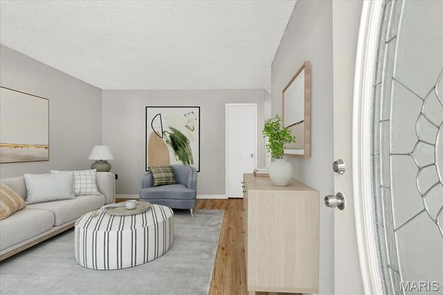 6360 Silver Fox Drive, Florissant, MO 63034