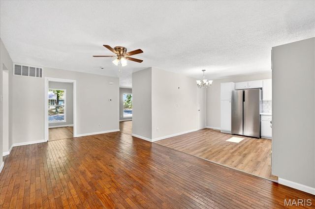 6360 Silver Fox Drive, Florissant, MO 63034