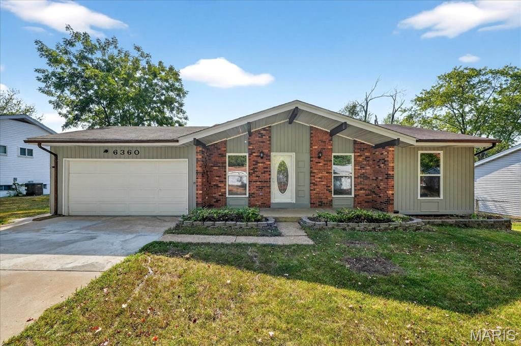 6360 Silver Fox Drive, Florissant, MO 63034