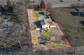 225 N East River Road, Des Plaines, IL 60016