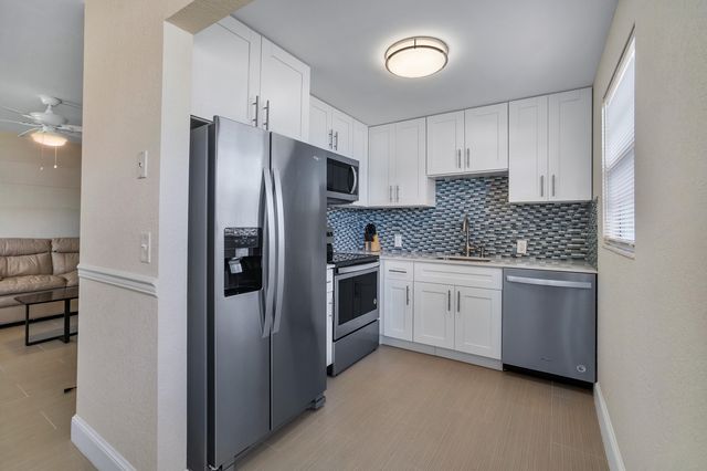 224 Fanshaw F, Boca Raton, FL 33434