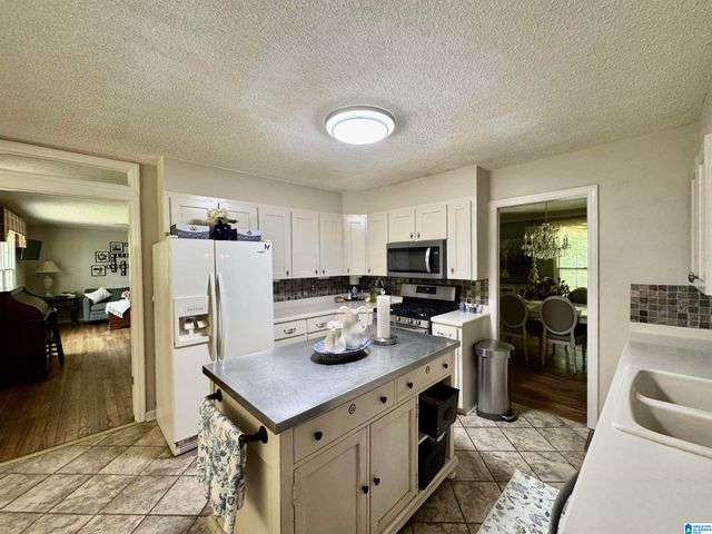 1371 SMOKERISE TRAIL, Warrior, AL 35180