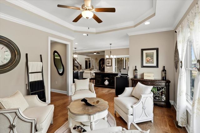 82 Pikes Peak Way, Bowling Green, KY 42104