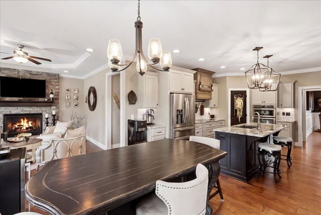 82 Pikes Peak Way, Bowling Green, KY 42104